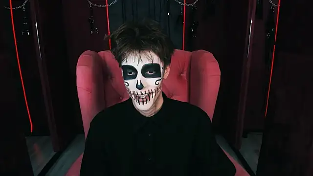 Snapshot of MarkBranston chatting on 10/31/25, 03:57 MarkBranston online show from 10/31/25, 03:57