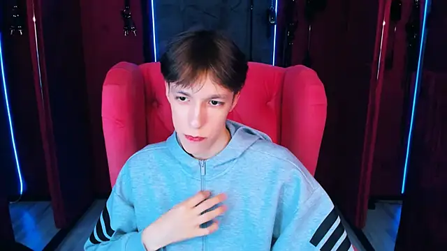 Snapshot of MarkBranston chatting on 11/03/25, 11:11 MarkBranston online show from 11/03/25, 11:11