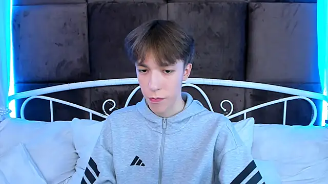 Snapshot of MarkBranston chatting on 11/09/25, 10:57 MarkBranston online show from 11/09/25, 10:57