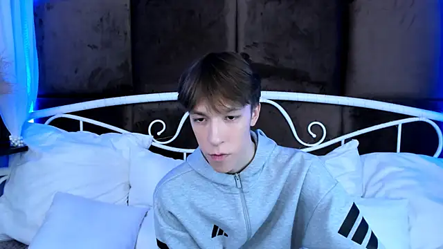 Snapshot of MarkBranston chatting on 11/16/25, 10:43 MarkBranston online show from 11/16/25, 10:43