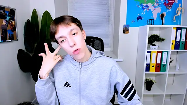 Snapshot of MarkBranston chatting on 12/05/25, 03:41 MarkBranston online show from 12/05/25, 03:41