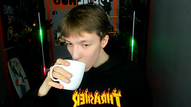 Snapshot of MarkBranston chatting on 12/14/25, 11:04 MarkBranston online show from 12/14/25, 11:04