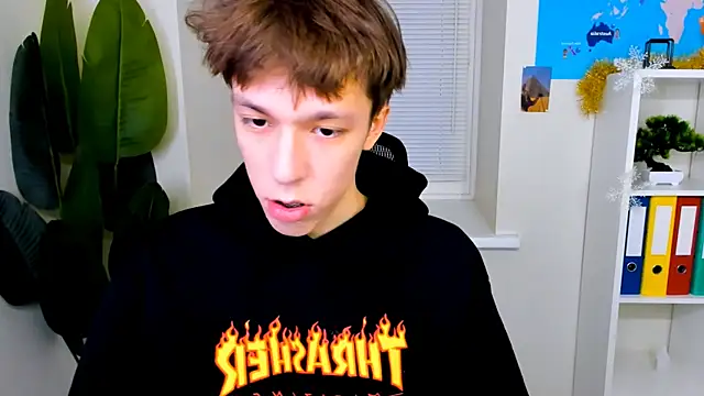 Snapshot of MarkBranston chatting on 12/15/25, 10:41 MarkBranston online show from 12/15/25, 10:41