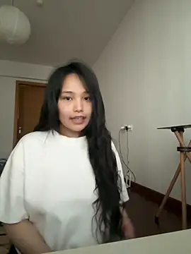 Snapshot of eee79bbb chatting on 06/17/26, 10:39 eee79bbb online show from 06/17/26, 10:39