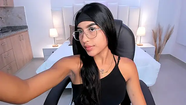 Snapshot of Silvana_velvet chatting on 10/23/25, 07:01 Silvana velvet online show from 10/23/25, 07:01