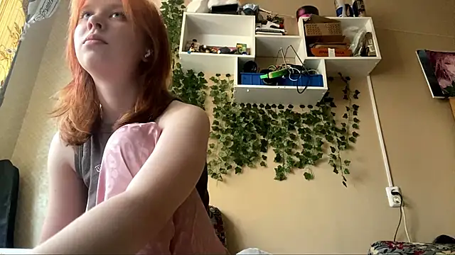 Snapshot of AnitaVanruiten chatting on 10/06/25, 06:44 AnitaVanruiten online show from 10/06/25, 06:44