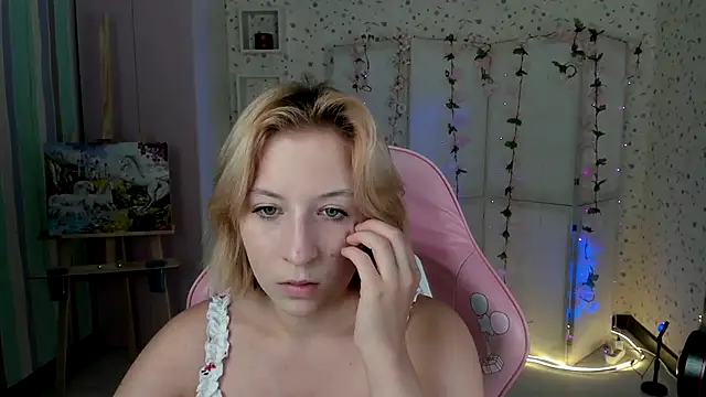 Snapshot of Emma_Garcias chatting on 10/03/25, 12:24 Emma Garcias online show from 10/03/25, 12:24