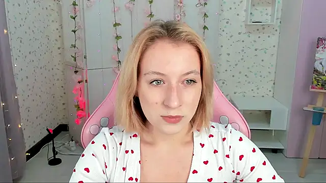 Snapshot of Emma_Garcias chatting on 10/19/25, 12:06 Emma Garcias online show from 10/19/25, 12:06