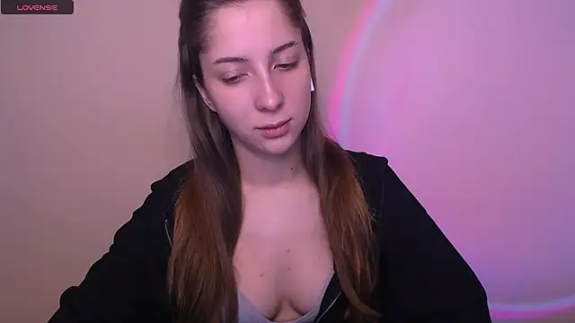 Snapshot of _OlivkaSexy chatting on 11/12/25, 10:37 OlivkaSexy online show from 11/12/25, 10:37