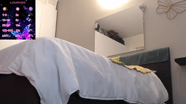 Snapshot of Spicypamy chatting on 12/18/25, 04:35 Spicypamy online show from 12/18/25, 04:35