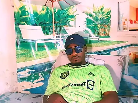 Snapshot of EbonyTiger69 chatting on 11/03/25, 03:35 EbonyTiger69 online show from 11/03/25, 03:35