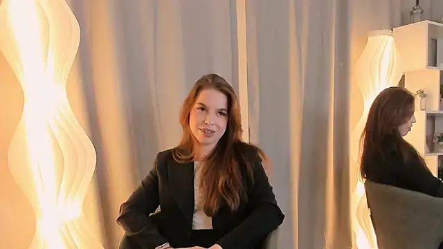 ToniaRoehr online show from 10/04/25, 07:50