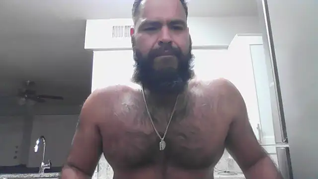 Snapshot of BigJohnBear39 chatting on 10/05/25, 05:17 BigJohnBear39 online show from 10/05/25, 05:17