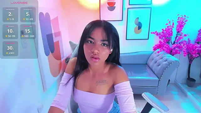 Juliie coper online show from 10/28/25, 12:41