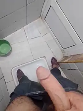 Snapshot of Iuhggikk chatting on 10/31/25, 07:59 Iuhggikk online show from 10/31/25, 07:59