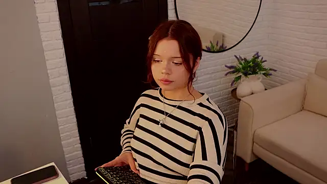 Sarah babyyy online show from 10/06/25, 10:56