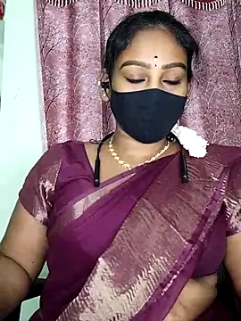 Snapshot of tamil_Monisha chatting on 03/09/26, 03:05 tamil Monisha online show from 03/09/26, 03:05
