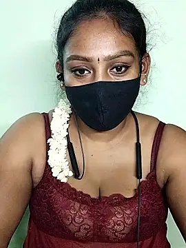 Snapshot of tamil_Monisha chatting on 03/11/26, 10:54 tamil Monisha online show from 03/11/26, 10:54