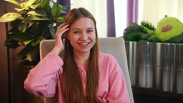 Snapshot of MarindaRuud chatting on 10/05/25, 12:03 MarindaRuud online show from 10/05/25, 12:03