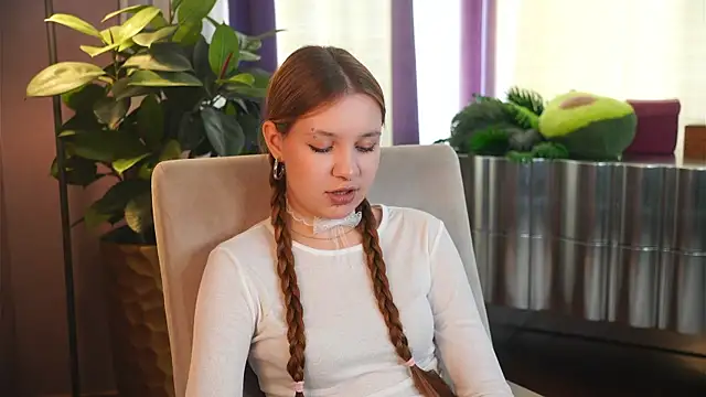 Snapshot of MarindaRuud chatting on 10/06/25, 11:18 MarindaRuud online show from 10/06/25, 11:18