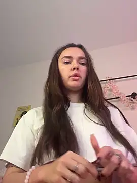 Snapshot of JenniferLouns chatting on 10/12/25, 10:25 JenniferLouns online show from 10/12/25, 10:25