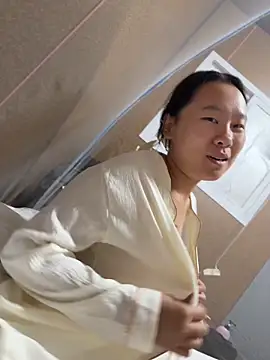 Snapshot of Xnlsy chatting on 10/24/25, 10:00 Xnlsy online show from 10/24/25, 10:00