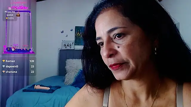 Snapshot of rosse_m chatting on 10/15/25, 01:11 rosse m online show from 10/15/25, 01:11