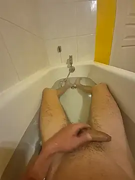 Snapshot of lovefeet84 chatting on 10/03/25, 03:42 lovefeet84 online show from 10/03/25, 03:42