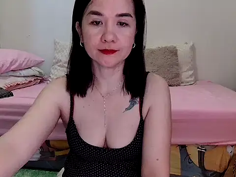 KissHott online show from 05/18/26, 06:08