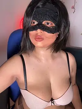 Snapshot of elza_laana chatting on 10/14/25, 08:04 elza laana online show from 10/14/25, 08:04