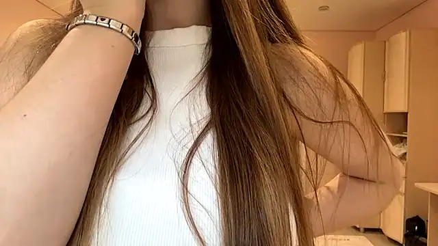 Snapshot of GilySuper chatting on 10/06/25, 02:42 GilySuper online show from 10/06/25, 02:42