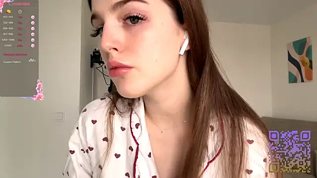 Snapshot of GilySuper chatting on 10/29/25, 08:05 GilySuper online show from 10/29/25, 08:05