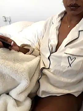 CurvyGoddessXxx online show from 10/24/25, 02:24