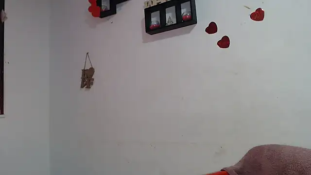 Snapshot of gaticaloca chatting on 10/18/25, 01:23 gaticaloca online show from 10/18/25, 01:23