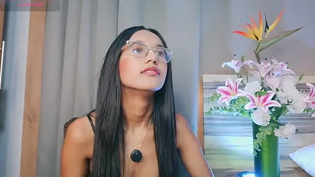 luna valen online show from 05/10/26, 04:39