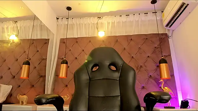 Rose monroee online show from 10/12/25, 07:46