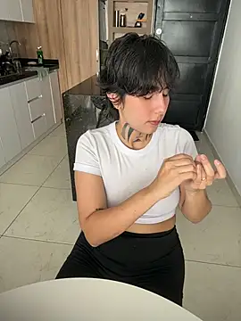 DaisyEmily online show from 06/13/26, 08:18