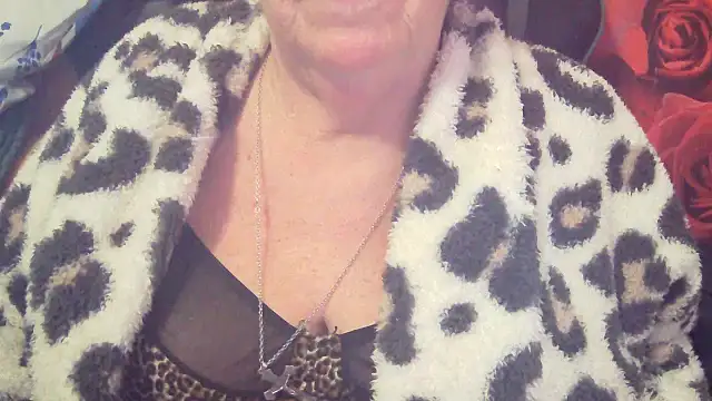 Playful MILF Demi online show from 02/18/26, 09:38