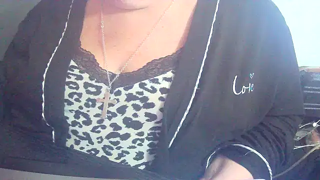 Playful MILF Demi online show from 04/10/26, 02:33