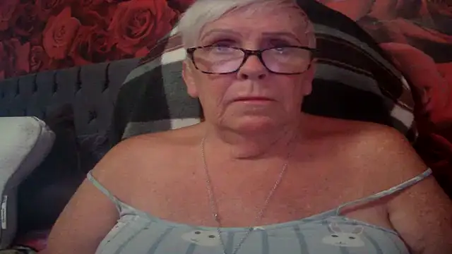 Playful MILF Demi online show from 05/28/26, 06:49