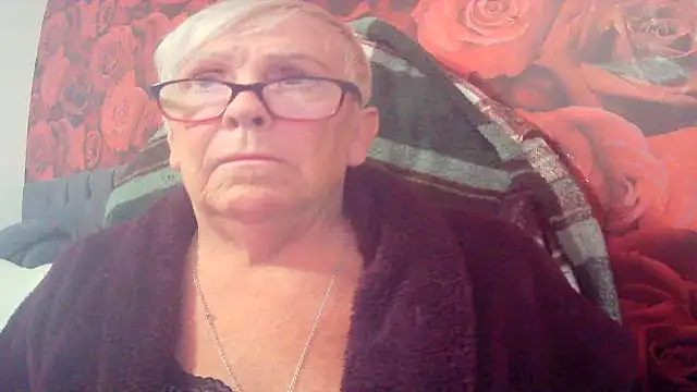 Playful MILF Demi online show from 06/08/26, 08:48
