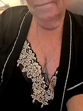Playful MILF Demi online show from 06/12/26, 09:57