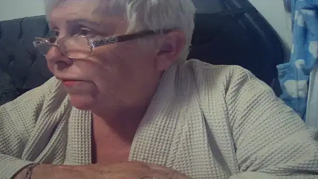 Playful MILF Demi online show from 06/28/26, 09:54