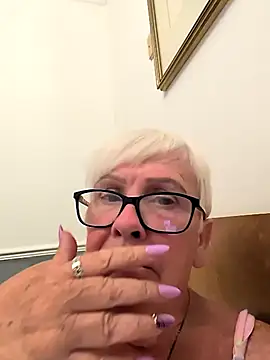 Playful MILF Demi online show from 07/03/26, 11:00