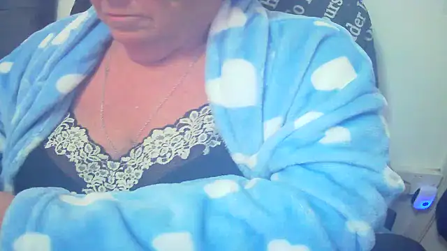 Playful MILF Demi online show from 07/15/26, 09:53