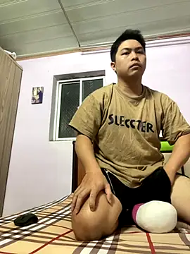 Snapshot of Zynzel chatting on 10/12/25, 12:15 Zynzel online show from 10/12/25, 12:15