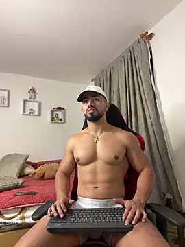 Snapshot of Ezzio_Scolaro chatting on 02/23/26, 01:14 Ezzio Scolaro online show from 02/23/26, 01:14