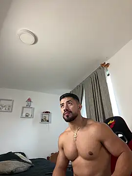 Snapshot of Ezzio_Scolaro chatting on 03/03/26, 10:04 Ezzio Scolaro online show from 03/03/26, 10:04