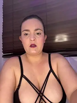 Anyhot latina online show from 10/31/25, 01:06