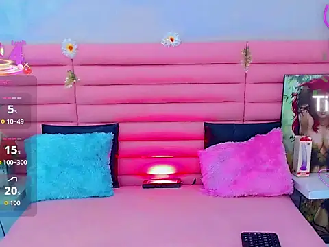 Snapshot of miss_dania75 chatting on 11/15/25, 04:25 miss dania75 online show from 11/15/25, 04:25